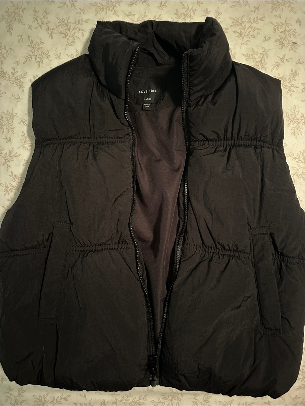 Love Tree Black Quilted Puffer Vest - junior’s Large